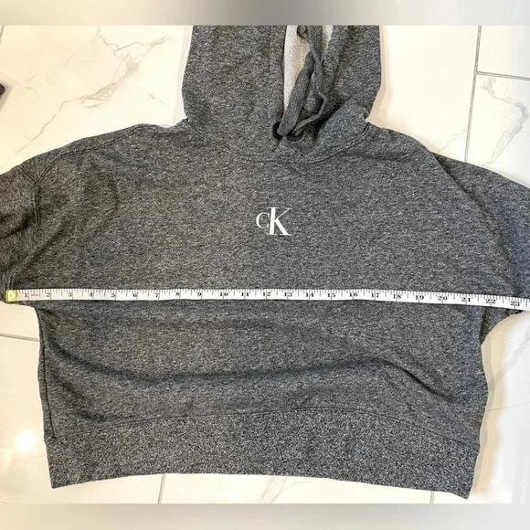 Calvin Klein Jeans/ Grey cropped pullover hoodie sweater/ Size US XS - Picture 9 of 10